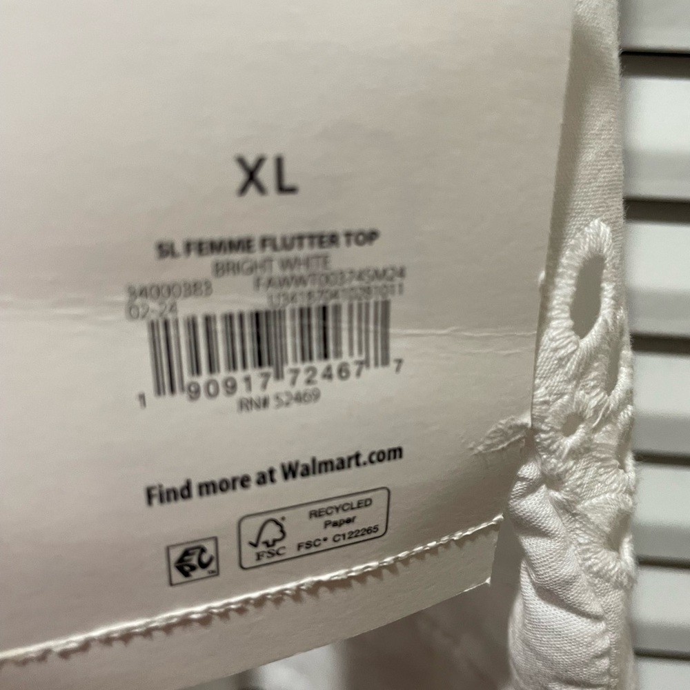 FREE ASSEMBLY EMBRODIERY TOP - Picture 4 of 5
